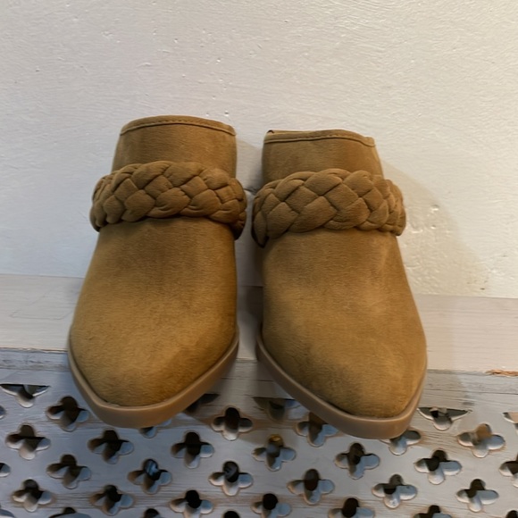 Universal Thread NEW Faux Suede Tan Mule Braided Accent 3 inch Heel #0204 - Picture 5 of 7